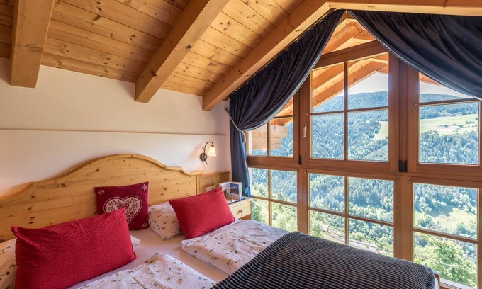 Lajen Apartment | Modern Apartment “Malga - Unterkehr” with Mountain View, Wi-Fi, Garden & Terrace