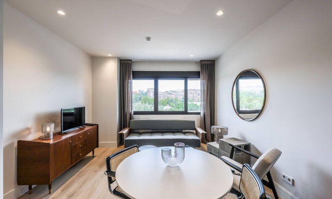 Puerta del Angel Apartment | Modern apartment near the Royal Palace 11