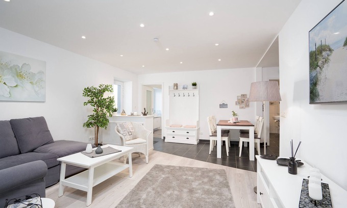Hohenfelde Apartment | Modern apartment on the Baltic Sea/vacation with your own horse