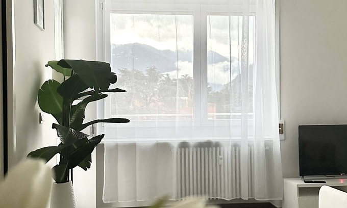 Como Apartment | Modern apartment with astonishing view. 2 mins by foot from city center and lake