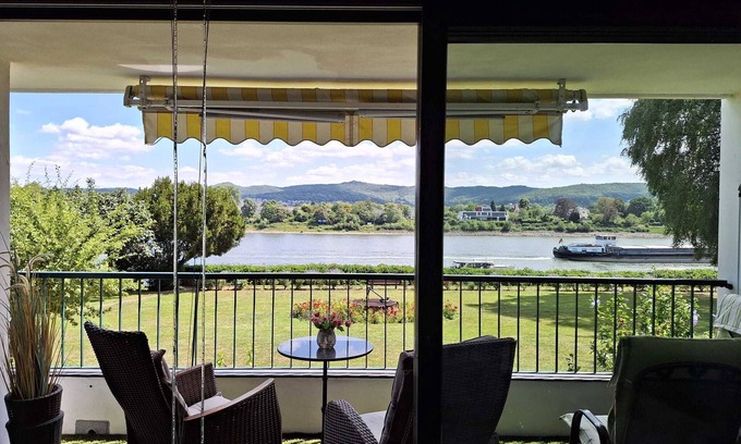 Remagen Apartment | Modern apartment with views of the Rhine and Siebengebirge mountains
