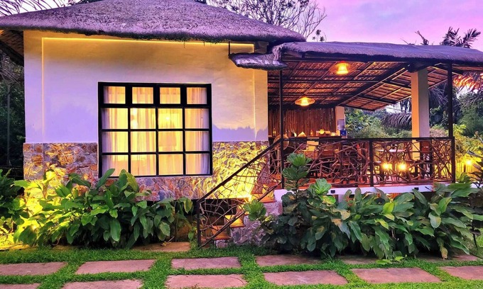 Indang House | Modern Bahay Kubo near Tagaytay - Casita Anahaw