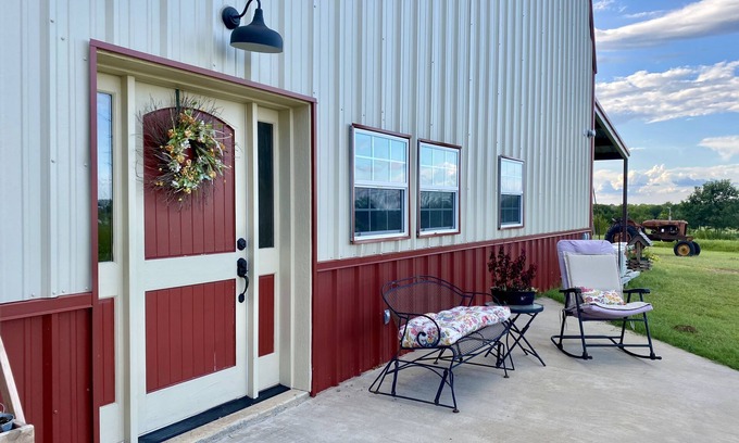 Durant House | Modern Barn Apartment