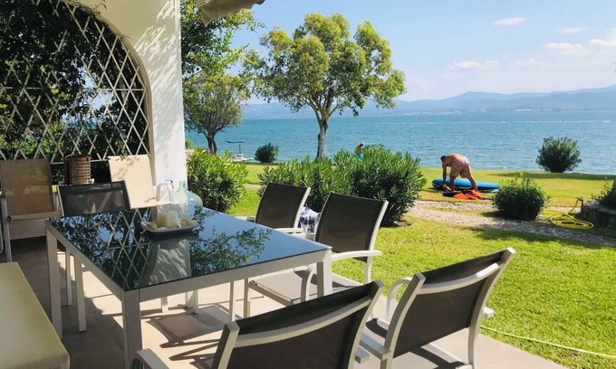 Malakonta House | Modern Beachfront Apartment in Lilantia – Pool, 2BR/2BA, Near Eretria