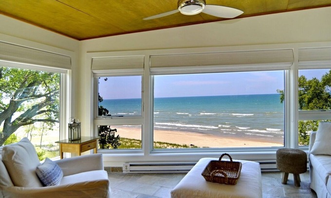 Union Pier House | Modern Beachfront Home With Breathtaking Lake Views and Hot Tub