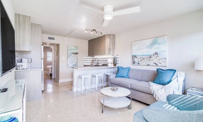 Winslow Reserve Apartment | Modern & Beautiful 1BR with Amazing Beach Access! - Unit F