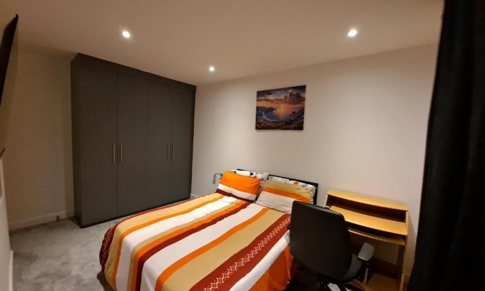 Seacroft House | Modern Bedrooms in a House
