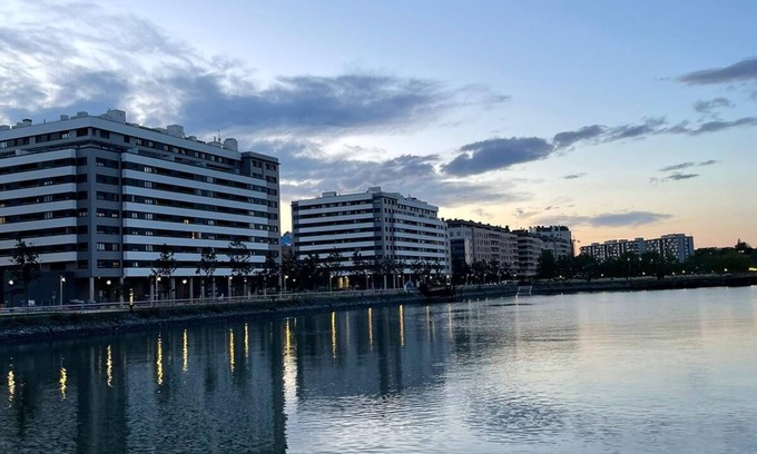 Sestao Apartment | Modern Bilbao