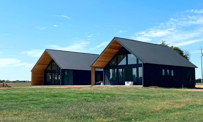 Tishomingo Cabin | Modern cabin located minutes from Blue River and Downtown Tishomingo.