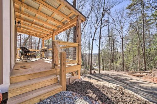 Pisgah Forest House | Modern Cabin with Fire Pit Less Than 3 Mi to Trails!