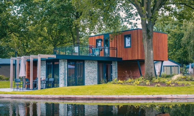 Kaatsheuvel Ski Chalet | Modern chalet with 2 bathrooms, near De Efteling