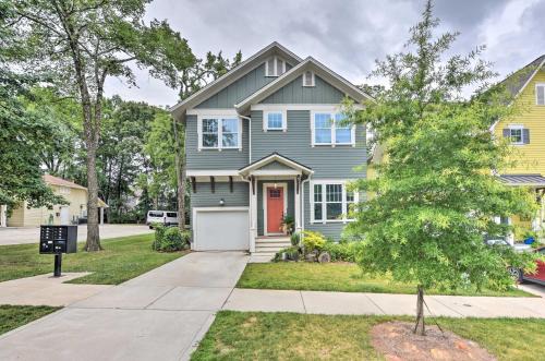 Oakhurst House | Modern Charlotte Home about 4 Mi to Downtown!