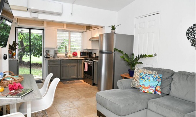 Estate Whim Apartment | Modern Chic 1BR Apt w/W/D & Island Fruit Garden
