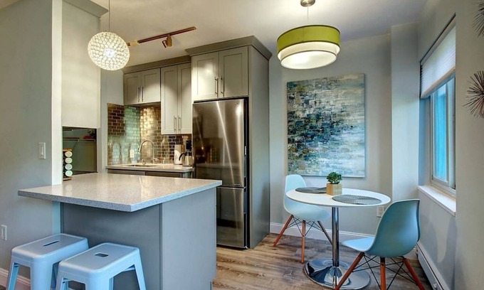 Downtown Seattle Condo | Modern Coastal Downtown, King bed, Work Desk, Kitchen