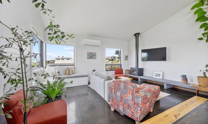 Kilcunda House | Modern Coastal Escape - Pet Friendly with Fireplace
