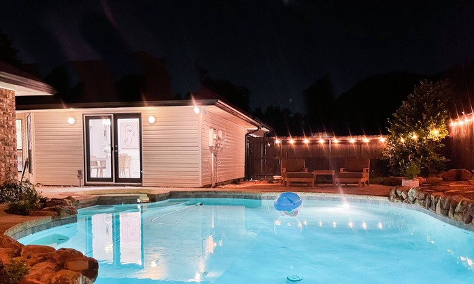 Grapevine House | Modern coastal home with pool & jacuzzi