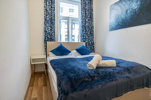 Penzing Apartment | Modern Comforts: Chic Studio Apt Centrally Located