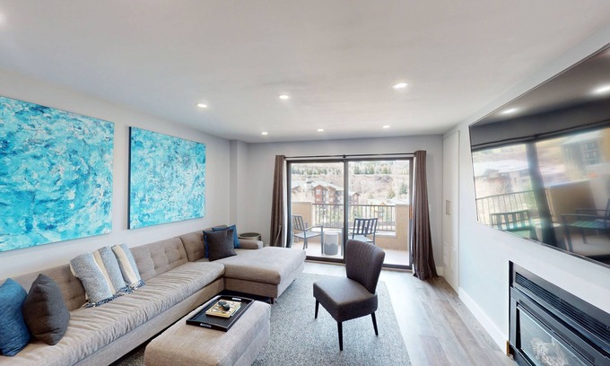 Avon Condo | Modern condo with mountain views, walk-to-gondola access & cozy fireplace