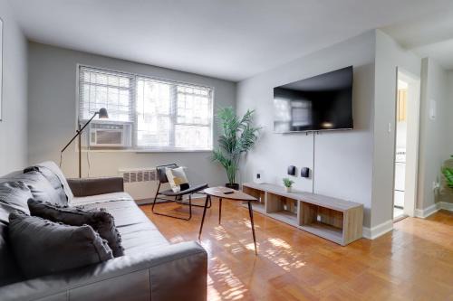 Northeast Alexandria Apartment | Modern Corporate Apt in Alexandria