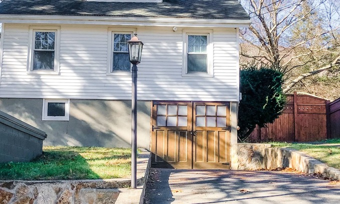 Kent House | Modern cottage on the Housatonic River