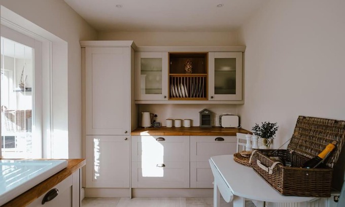 Harrogate House | Modern Cottage Style House with Log Burner