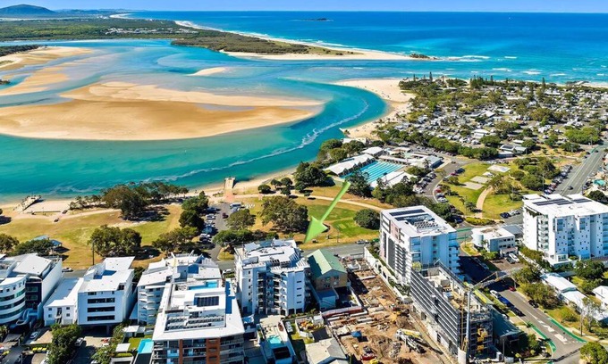 Maroochydore Apartment | Modern Cotton Tree Apartment With Views