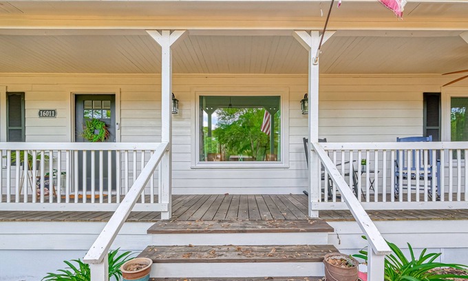 Stagecoach Cabin | Modern Country Home in Magnolia