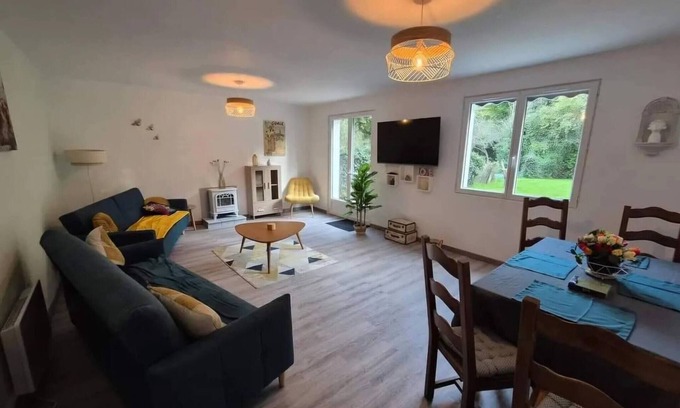 Chassenon House | Modern Countryside Bungalow, Ensuite Rooms, Garden