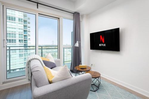 Humber Bay Apartment | Modern Cozy 1BR Condo Near Toronto's Lakefront