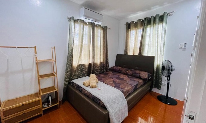 Silang Apartment | Modern Cozy 3BR Near Air-conditioned & Free Parking