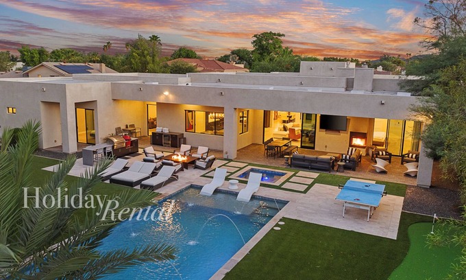 Sunburst Farms East House | Modern Desert Escape - 6BR Paradise Valley Home with Pool & Firepit