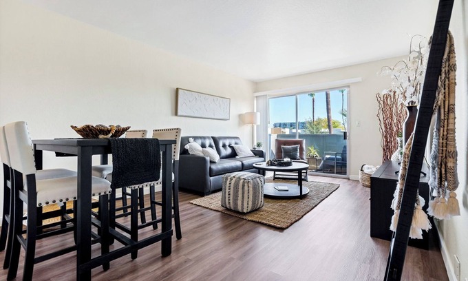 South Scottsdale Condo | Modern desert-style 1-bedroom condo in Scottsdale's Fashion Square
