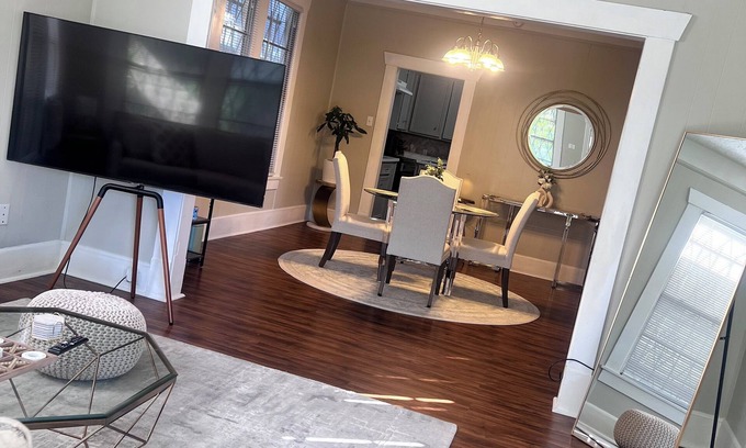 Greater East End House | Modern EaDo Bungalow - Mins to Downtown & Stadiums