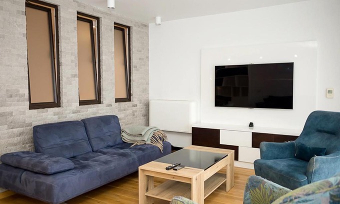 Primorski Apartment | Modern Elegance in Varna - Spacious 3-Bedroom Home by Flat Mаnаger