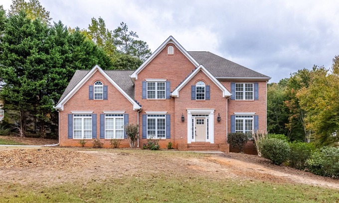 Buford House | Modern Elegance on Silver fox path