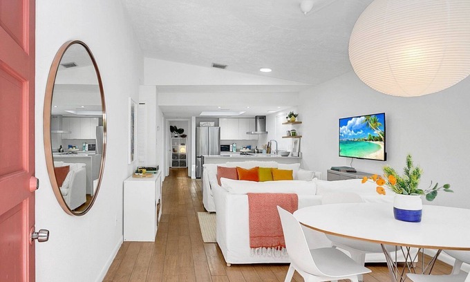 Fairvilla House | Modern, fabulous two-bedroom with parking in Winter Park