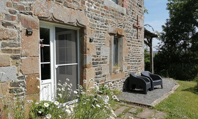 Bernieres-le-Patry House | Modern family farmhouse with pool 'La Garenterie'