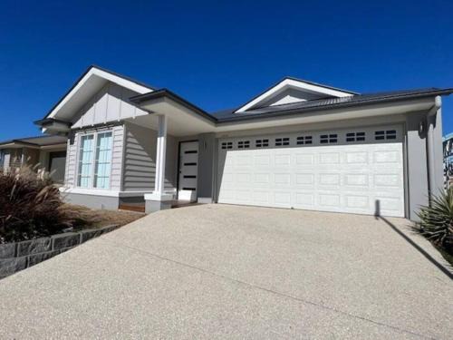 Bundamba Apartment | Modern family friendly Ipswich home