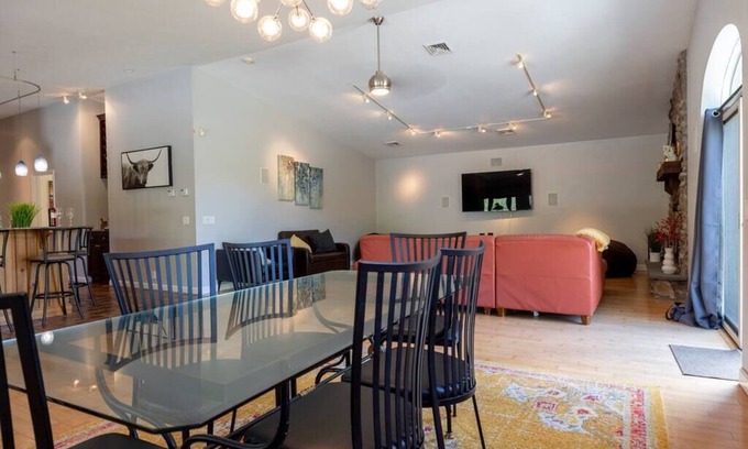 Town of Schodack House | Modern Farm Home 2hr NYC & BOS Peaceful WIFI