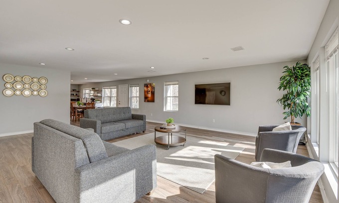 Flower Mound House | Modern Flower Mound Home < 2 Mi to River Walk