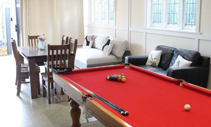 Enfield House | Modern Garden Getaway close to Burwood, 2 BR, WiFi, Parking and Pool!