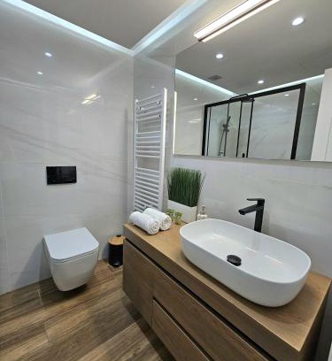 Voula Apartment | Modern Garden View Apt in Voula, Athens - Luxe