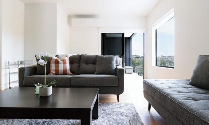 Launceston CBD House | Modern Getaway with Balcony & Secure Parking