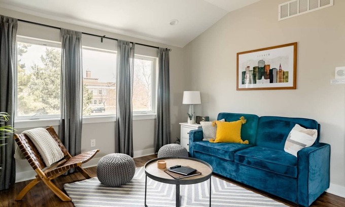 Whittier House | Modern Guesthouse ♥ Garage Parking ♥ Walk to RiNo ♥ Private Patio