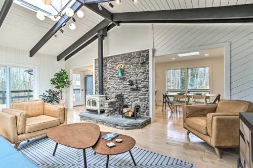 Parksville House | Modern Hideaway with Deck and State Forest Access
