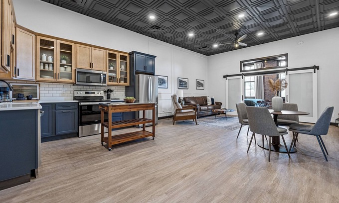 Williamsburg Apartment | Modern + Historic - "Williams Suite" Overlooking DT Williamsburg, IA