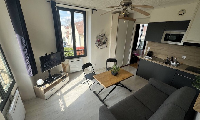 La Chapelle-en-Serval Apartment | Modern house CDG Asterix JO