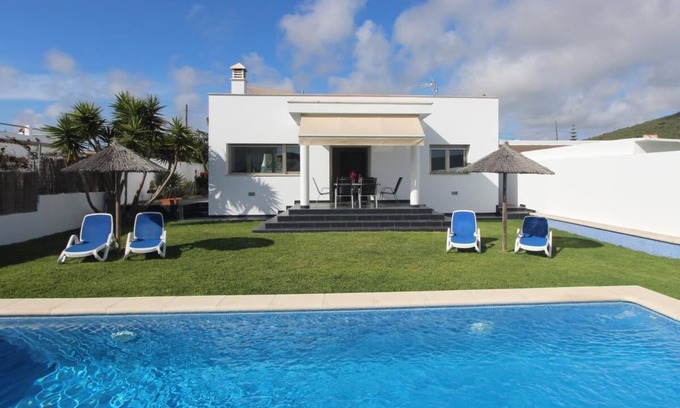 Los Canos de Meca House | Modern holiday home with private pool in los Caños de Meca