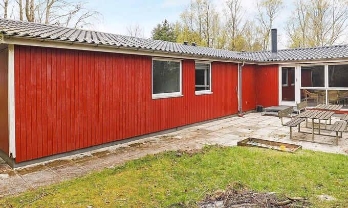 Sillerslev House | Modern Holiday Home in Øster Assels with Terrace