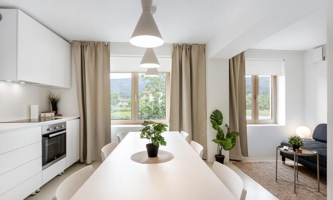 Miren-Kostanjevica Apartment | Modern holiday home with terrace close to Nova Gorica